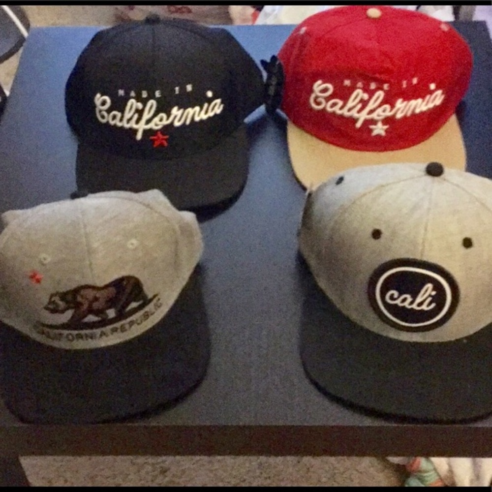 ***NEW*** Men’s Head Case Snap Back Hats